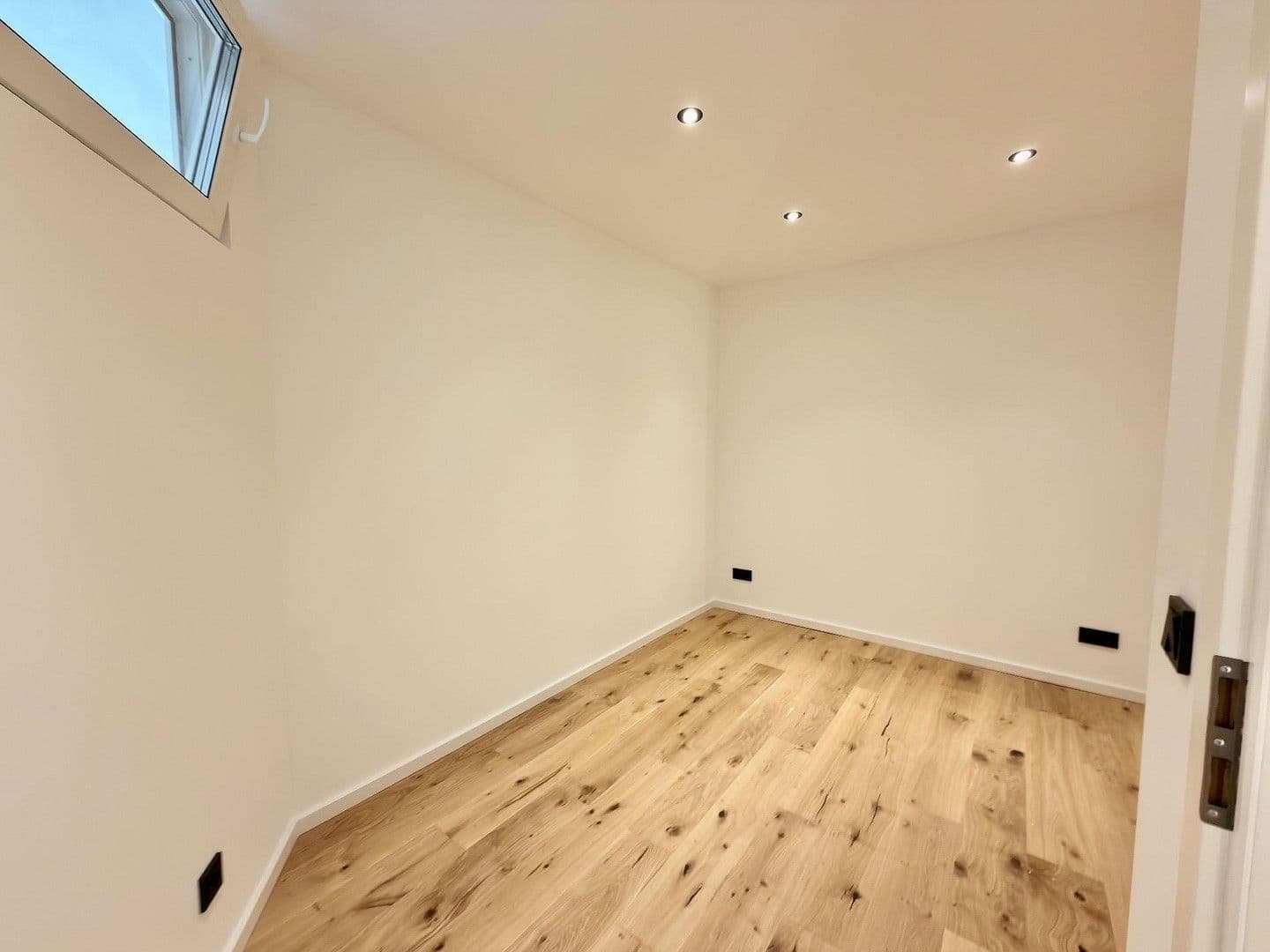 Prodej bytu 2+1 40 m², Am Bramhoff 9, Köln, Severní Porýní-Vestfálsko Prodej bytu 2+1 40 m², Am Bramhoff 9, Köln, Severní Porýní-Vestfálsko