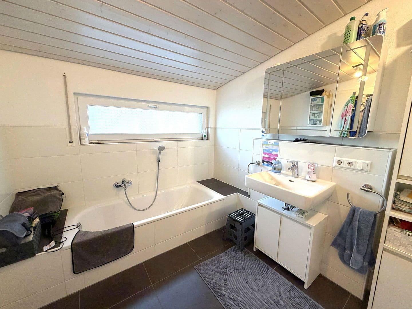 Prodej domu 148 m², pozemek 276 m², Baltmannsweiler, Bádensko-Württembersko Prodej domu 148 m², pozemek 276 m², Baltmannsweiler, Bádensko-Württembersko