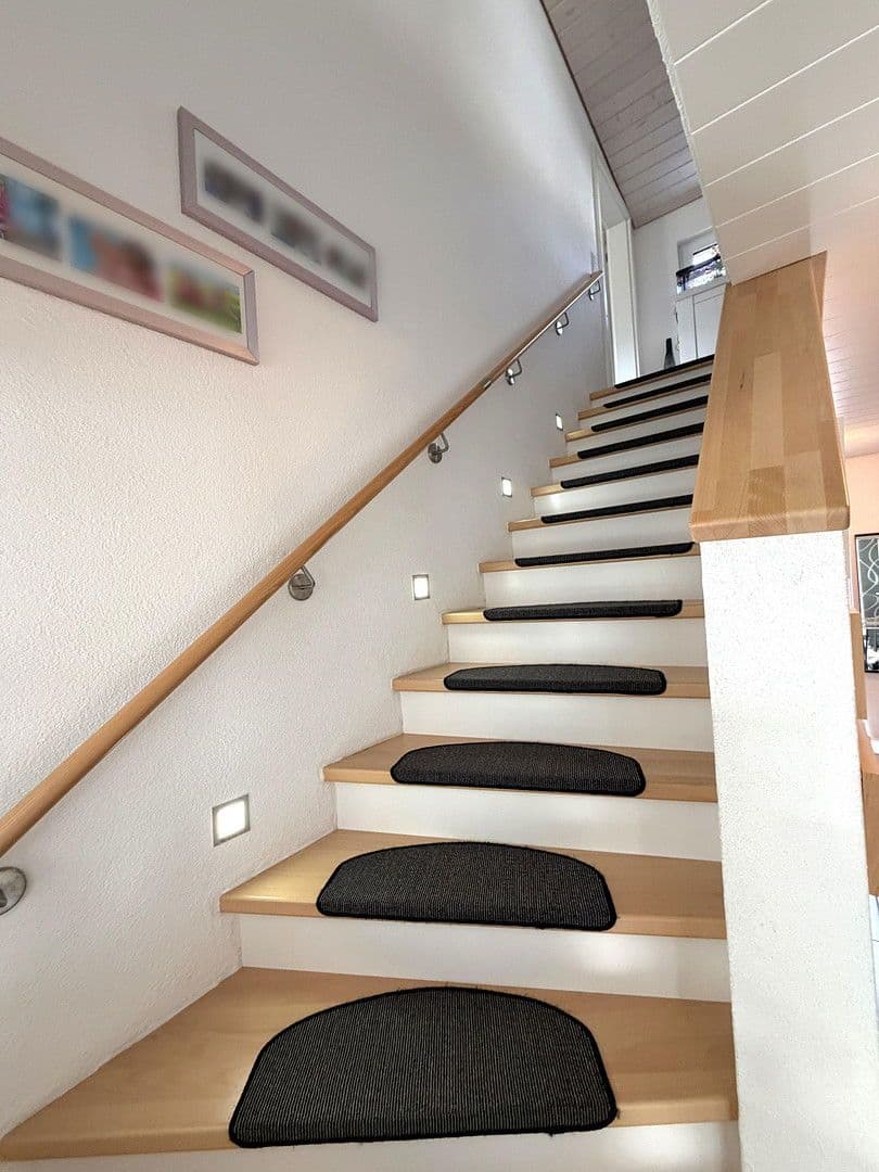 Prodej domu 148 m², pozemek 276 m², Baltmannsweiler, Bádensko-Württembersko Prodej domu 148 m², pozemek 276 m², Baltmannsweiler, Bádensko-Württembersko