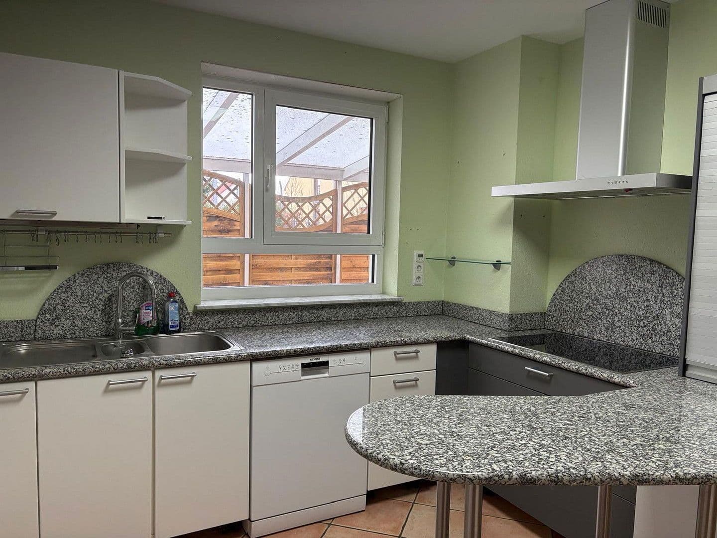 Pronájem domu 163 m², pozemek 386 m², Bornheim, Severní Porýní-Vestfálsko Pronájem domu 163 m², pozemek 386 m², Bornheim, Severní Porýní-Vestfálsko