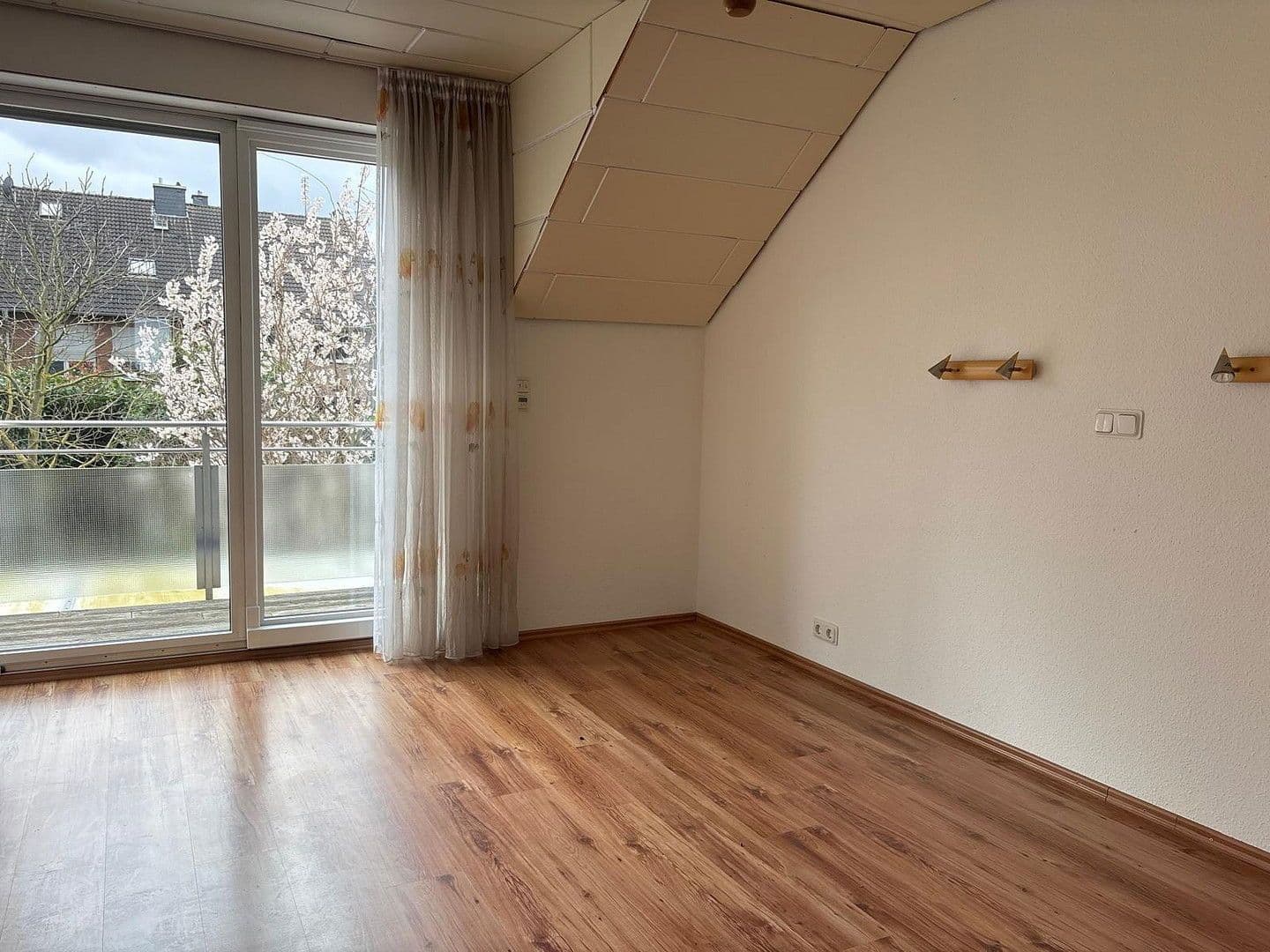 Pronájem domu 163 m², pozemek 386 m², Bornheim, Severní Porýní-Vestfálsko Pronájem domu 163 m², pozemek 386 m², Bornheim, Severní Porýní-Vestfálsko