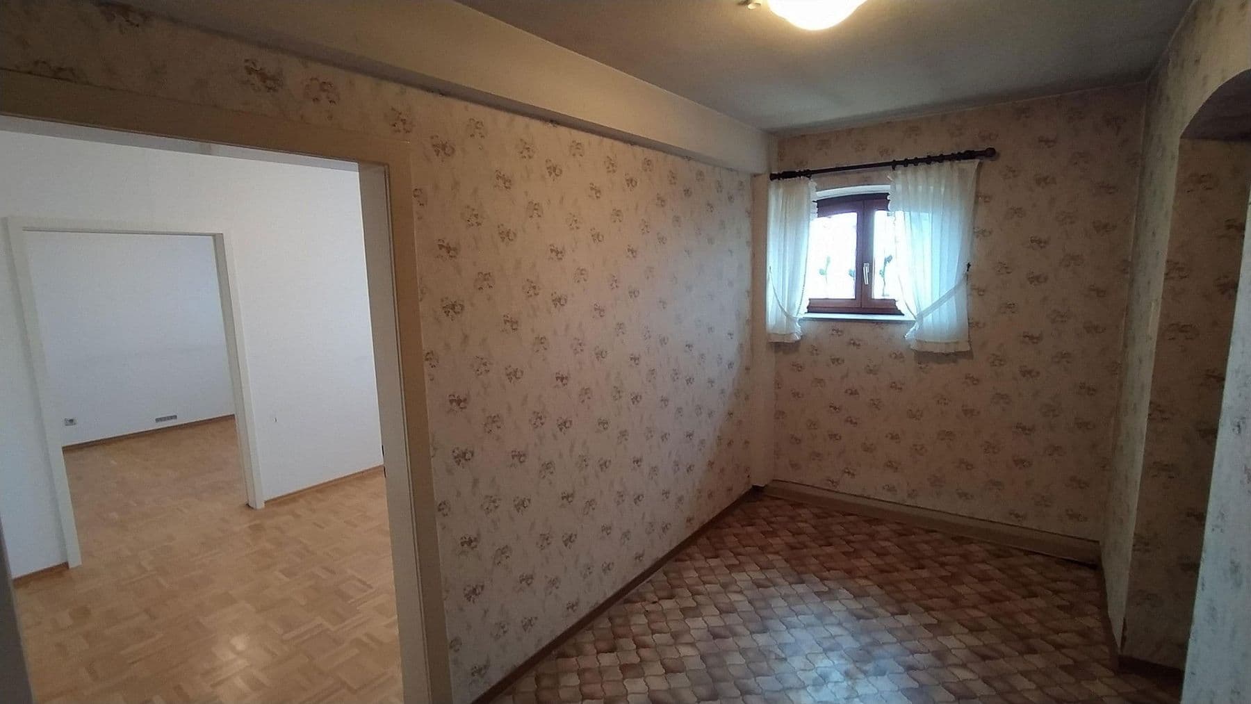 Prodej domu 253 m², pozemek 593 m², Hegelstraße 1, Weinheim, Bádensko-Württembersko Prodej domu 253 m², pozemek 593 m², Hegelstraße 1, Weinheim, Bádensko-Württembersko