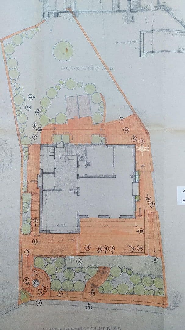 Prodej domu 253 m², pozemek 593 m², Hegelstraße 1, Weinheim, Bádensko-Württembersko Prodej domu 253 m², pozemek 593 m², Hegelstraße 1, Weinheim, Bádensko-Württembersko