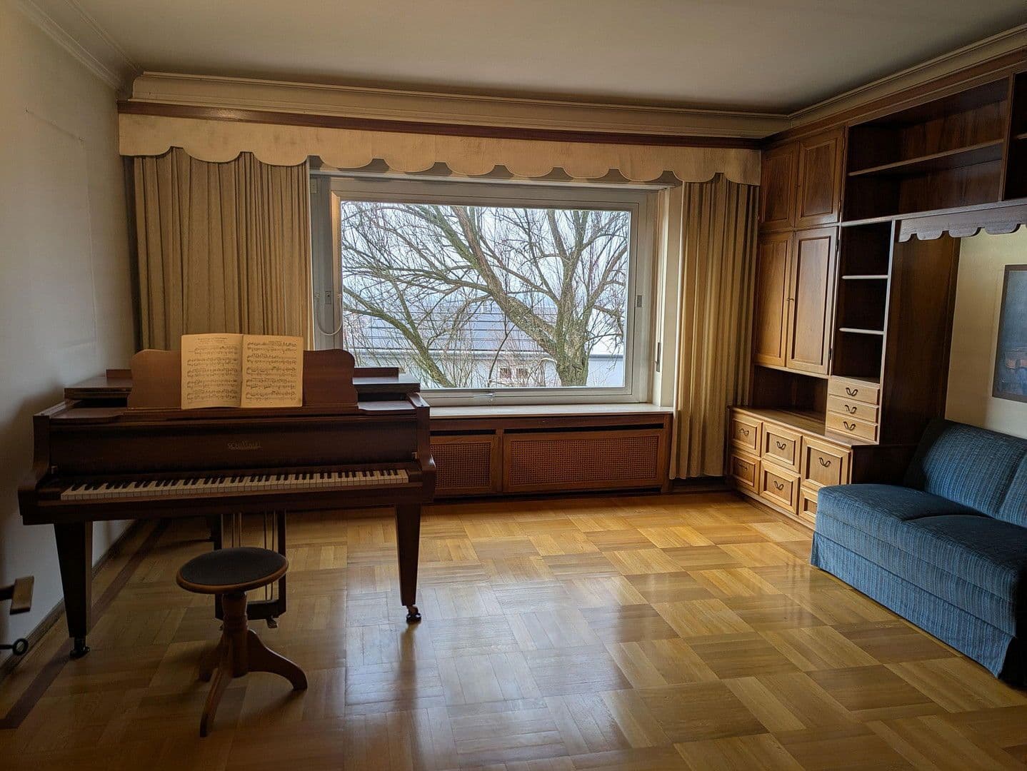 Prodej domu 253 m², pozemek 593 m², Hegelstraße 1, Weinheim, Bádensko-Württembersko Prodej domu 253 m², pozemek 593 m², Hegelstraße 1, Weinheim, Bádensko-Württembersko