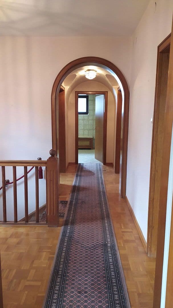 Prodej domu 253 m², pozemek 593 m², Hegelstraße 1, Weinheim, Bádensko-Württembersko Prodej domu 253 m², pozemek 593 m², Hegelstraße 1, Weinheim, Bádensko-Württembersko