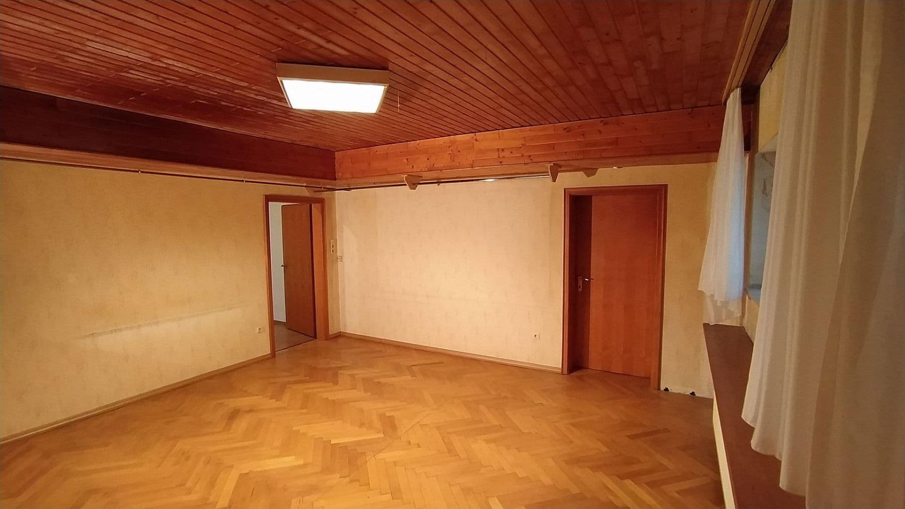 Prodej domu 253 m², pozemek 593 m², Hegelstraße 1, Weinheim, Bádensko-Württembersko Prodej domu 253 m², pozemek 593 m², Hegelstraße 1, Weinheim, Bádensko-Württembersko