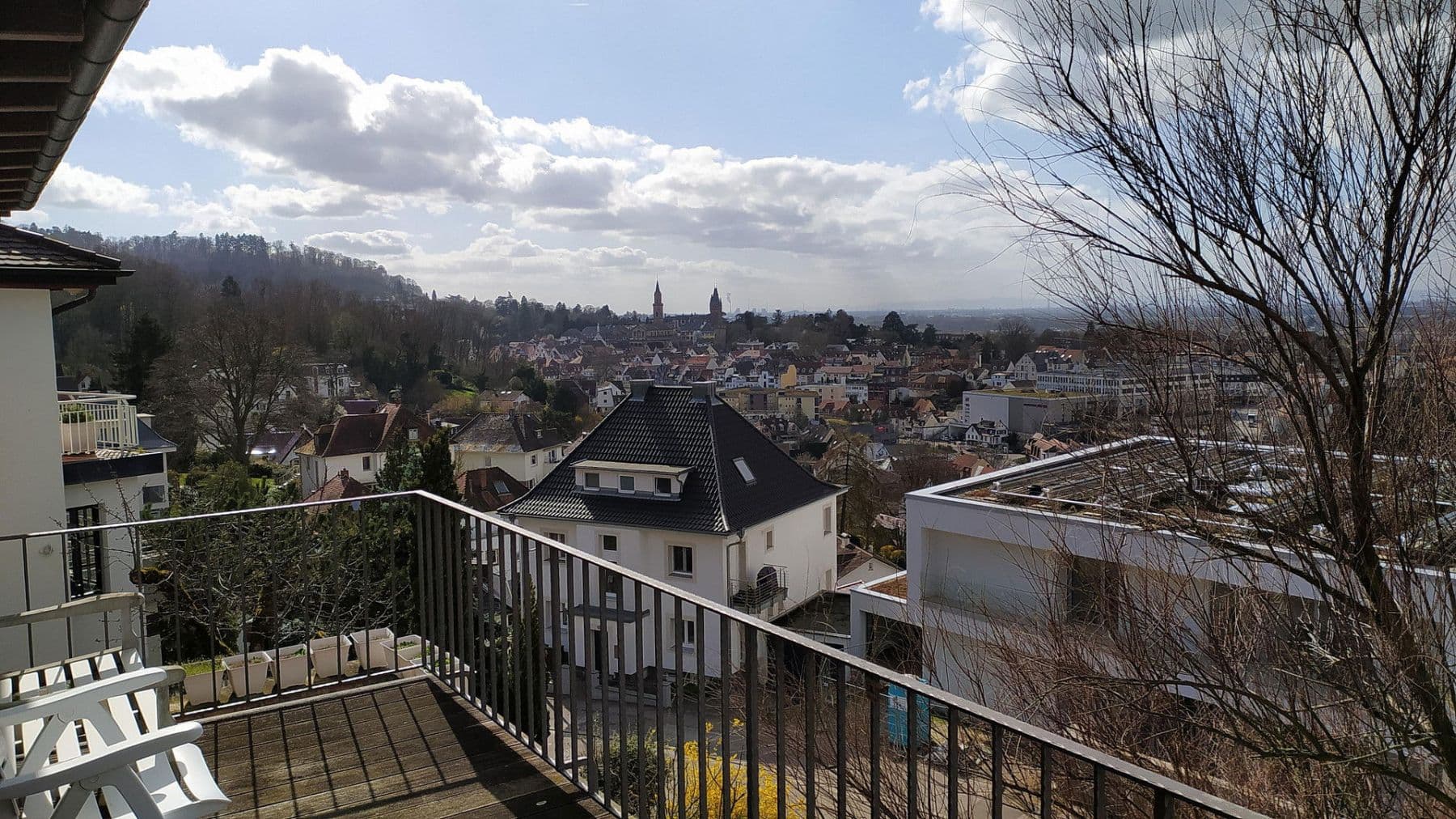 Prodej domu 253 m², pozemek 593 m², Hegelstraße 1, Weinheim, Bádensko-Württembersko Prodej domu 253 m², pozemek 593 m², Hegelstraße 1, Weinheim, Bádensko-Württembersko