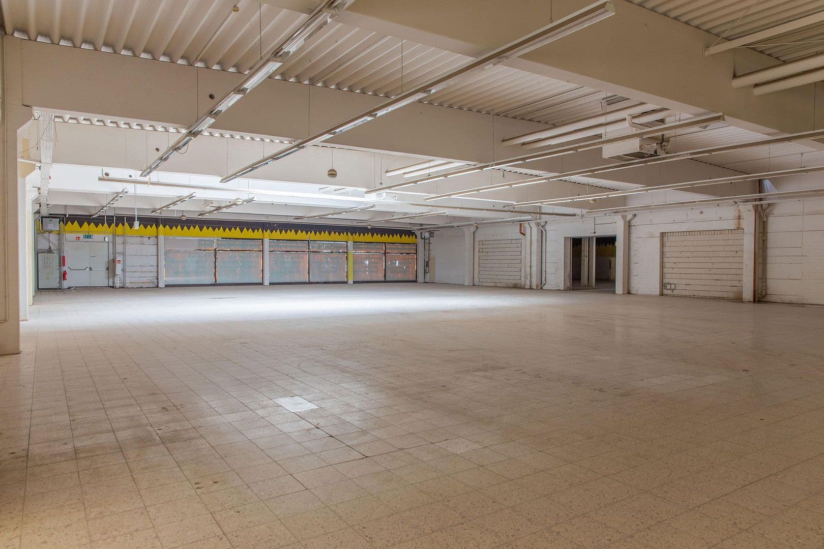 Pronájem nebytového prostoru 12.190 m², Otto-Lilienthal-Straße 44, Dinslaken, Severní Porýní-Vestfálsko Pronájem nebytového prostoru 12.190 m², Otto-Lilienthal-Straße 44, Dinslaken, Severní Porýní-Vestfálsko