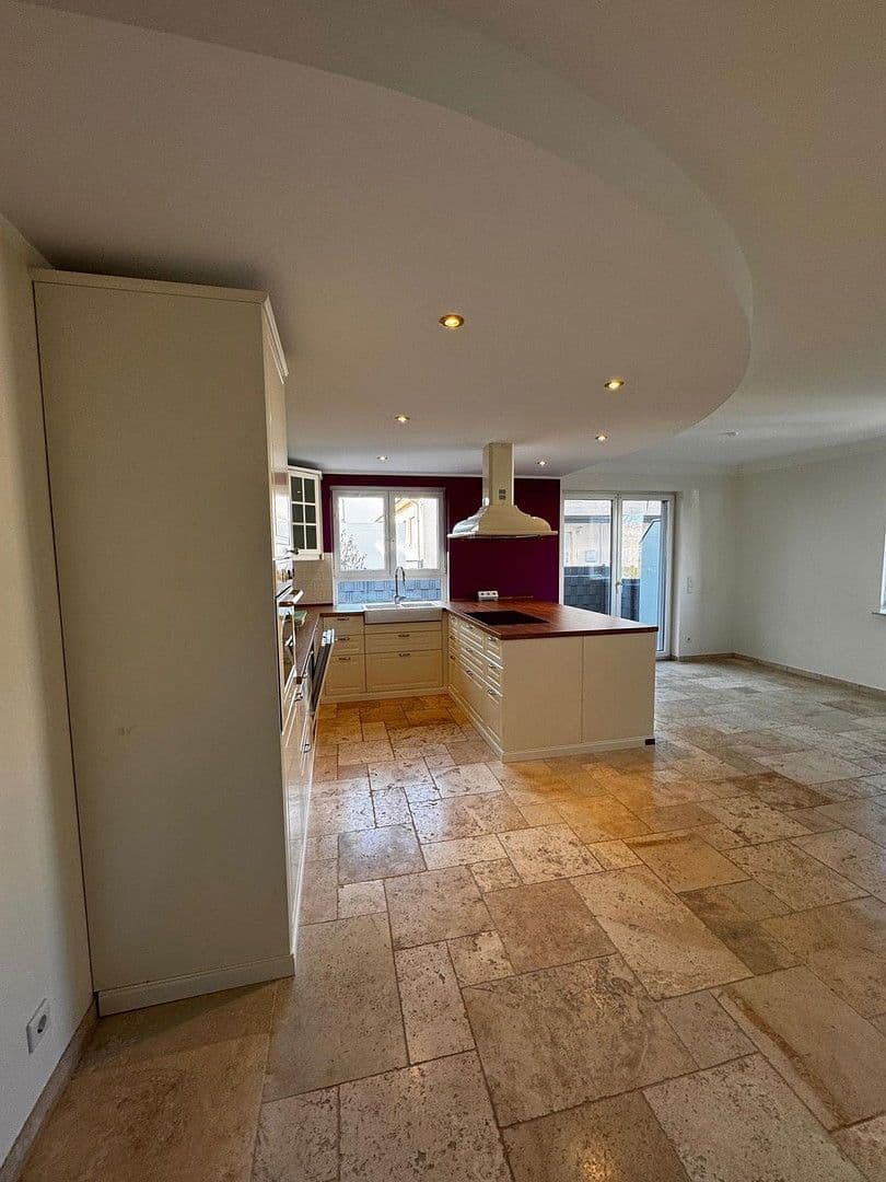 Pronájem bytu 4+1 109 m², Kassel, Hessen Pronájem bytu 4+1 109 m², Kassel, Hessen