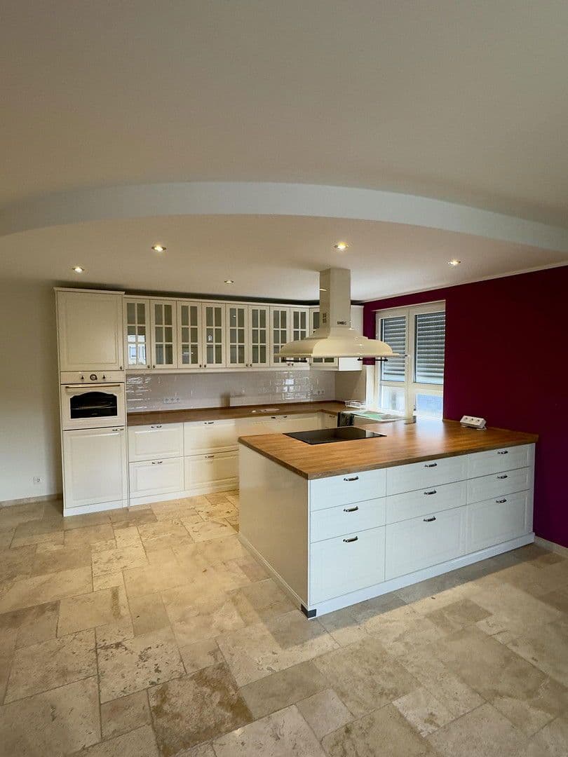 Pronájem bytu 4+1 109 m², Kassel, Hessen Pronájem bytu 4+1 109 m², Kassel, Hessen