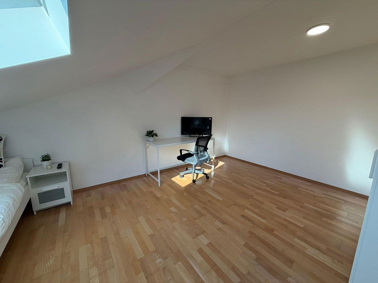 Pronájem bytu 1+1 297 m², Wörthstraße 1B, Bamberg, Bavorsko Pronájem bytu 1+1 297 m², Wörthstraße 1B, Bamberg, Bavorsko