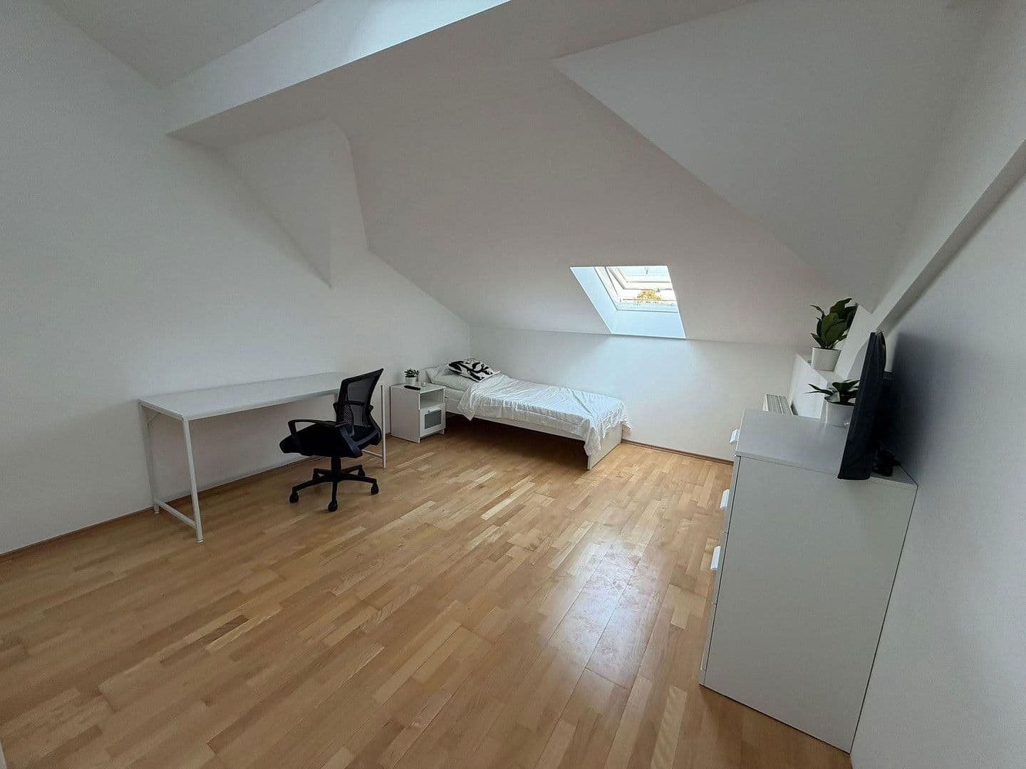 Pronájem bytu 1+1 297 m², Wörthstraße 1B, Bamberg, Bavorsko Pronájem bytu 1+1 297 m², Wörthstraße 1B, Bamberg, Bavorsko