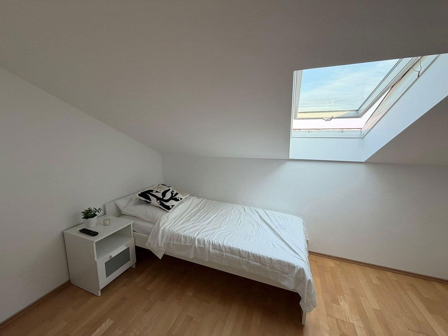 Pronájem bytu 1+1 297 m², Wörthstraße 1B, Bamberg, Bavorsko Pronájem bytu 1+1 297 m², Wörthstraße 1B, Bamberg, Bavorsko