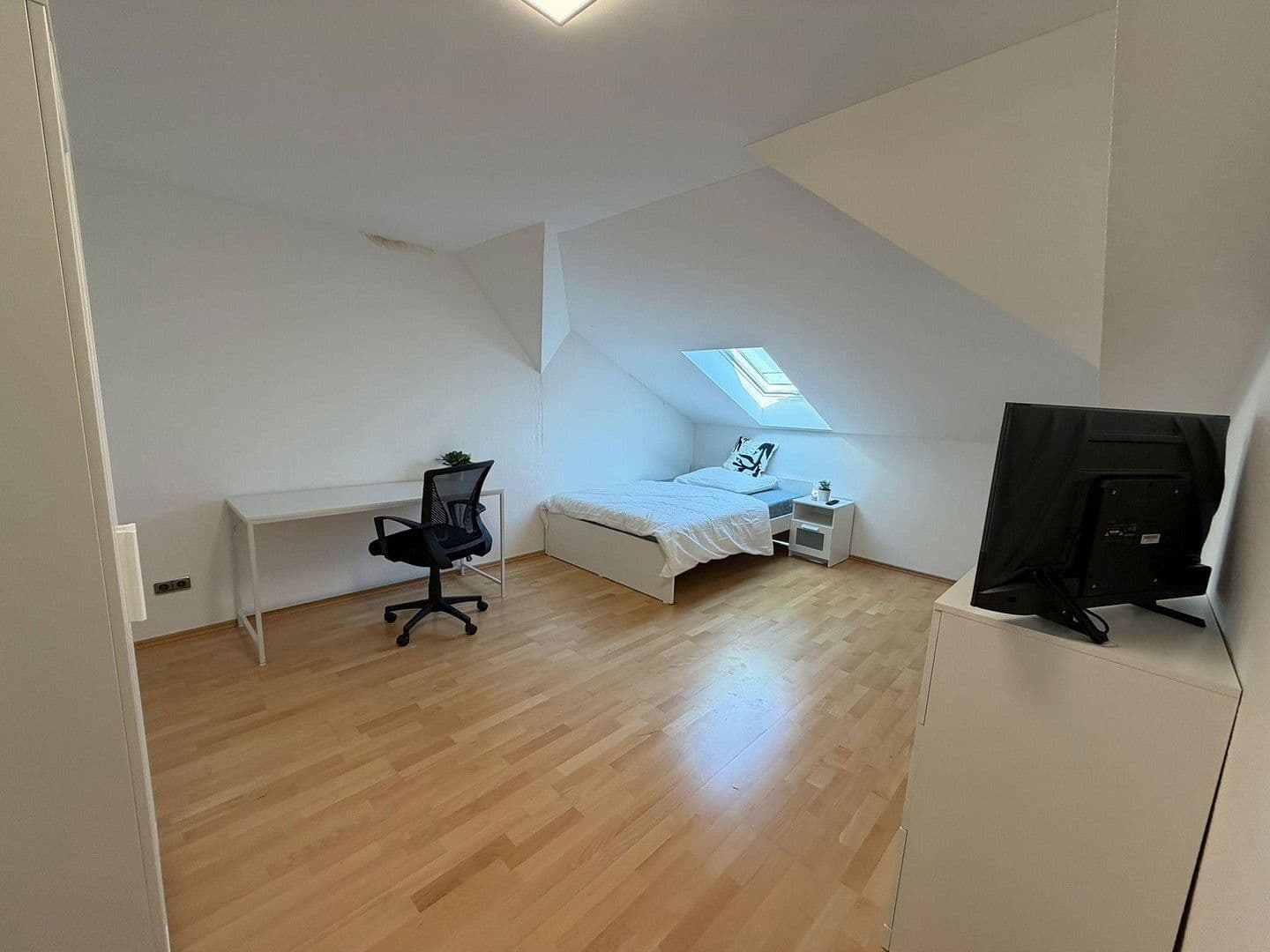Pronájem bytu 1+1 297 m², Wörthstraße 1B, Bamberg, Bavorsko Pronájem bytu 1+1 297 m², Wörthstraße 1B, Bamberg, Bavorsko