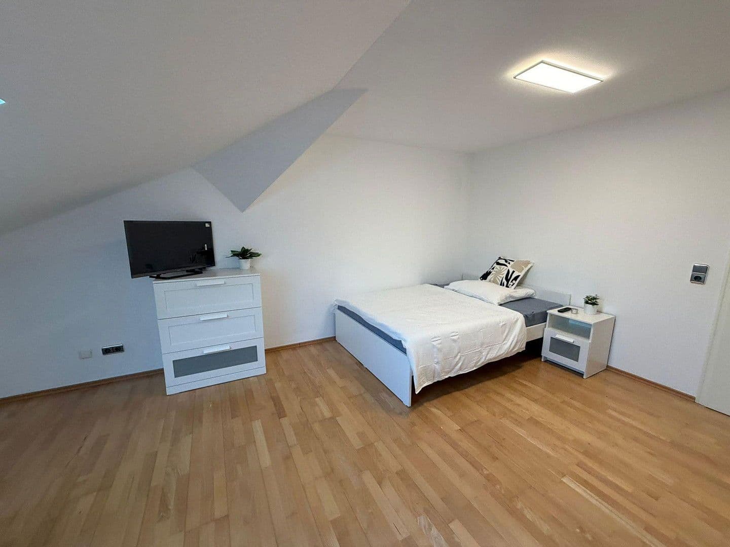 Pronájem bytu 1+1 297 m², Wörthstraße 1B, Bamberg, Bavorsko Pronájem bytu 1+1 297 m², Wörthstraße 1B, Bamberg, Bavorsko