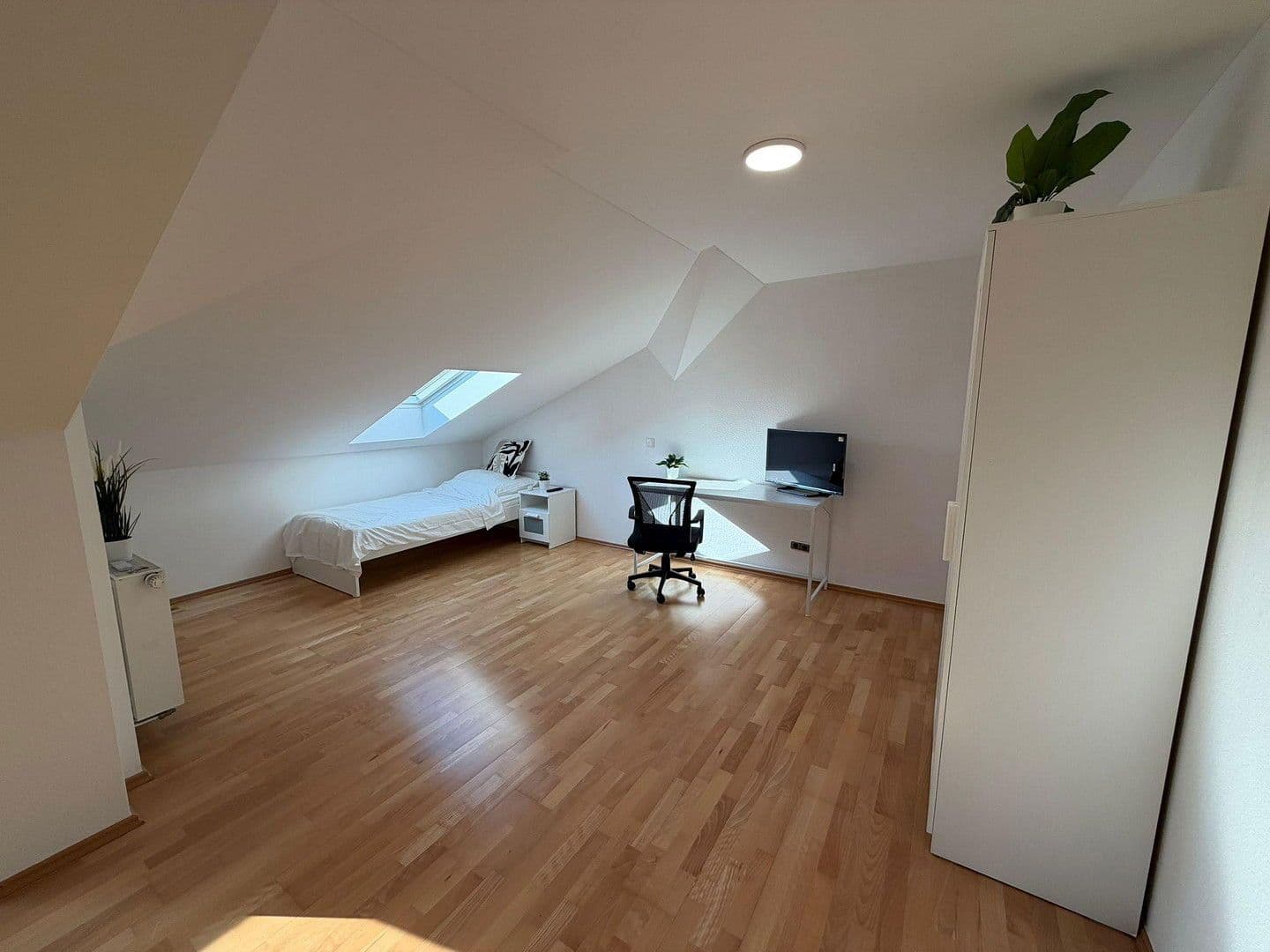 Pronájem bytu 1+1 297 m², Wörthstraße 1B, Bamberg, Bavorsko Pronájem bytu 1+1 297 m², Wörthstraße 1B, Bamberg, Bavorsko