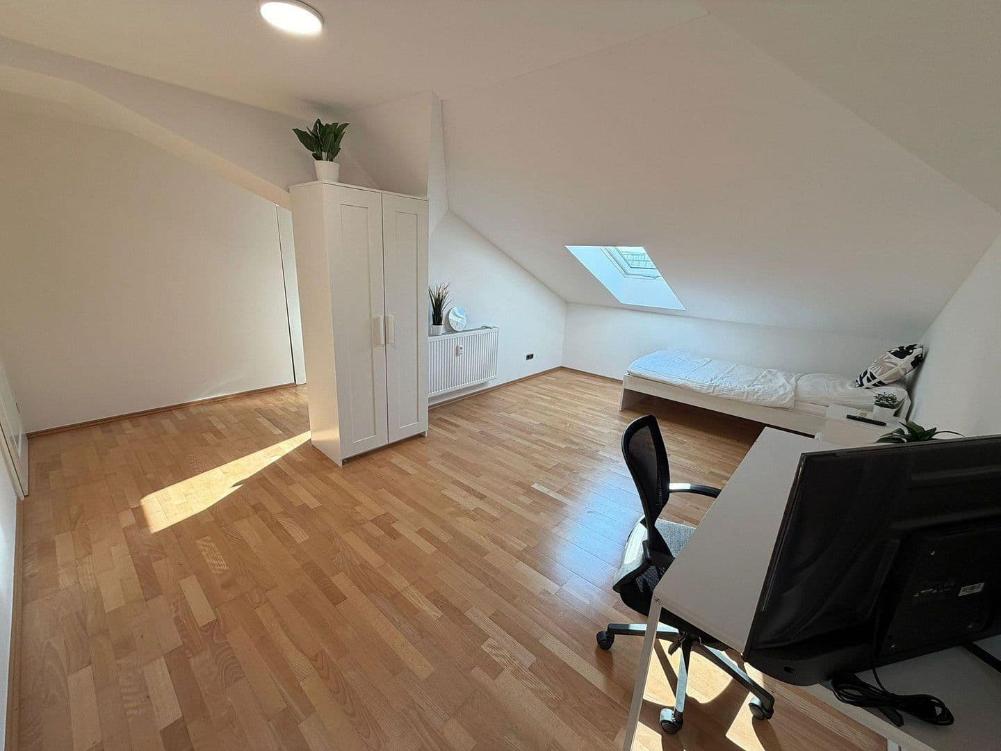 Pronájem bytu 1+1 297 m², Wörthstraße 1B, Bamberg, Bavorsko Pronájem bytu 1+1 297 m², Wörthstraße 1B, Bamberg, Bavorsko