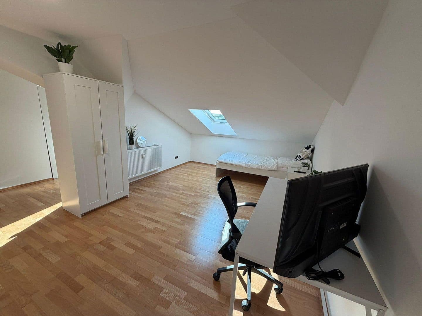 Pronájem bytu 1+1 297 m², Wörthstraße 1B, Bamberg, Bavorsko Pronájem bytu 1+1 297 m², Wörthstraße 1B, Bamberg, Bavorsko