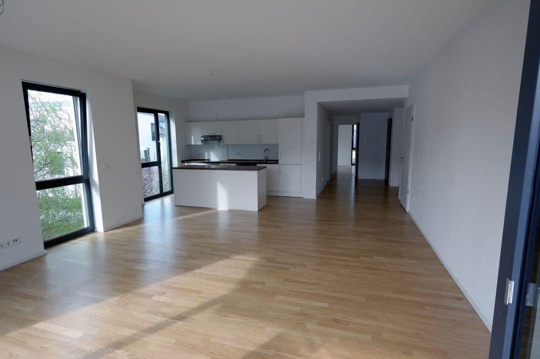 Pronájem bytu 3+1 93 m², Oberursel (Taunus), Hessen Pronájem bytu 3+1 93 m², Oberursel (Taunus), Hessen