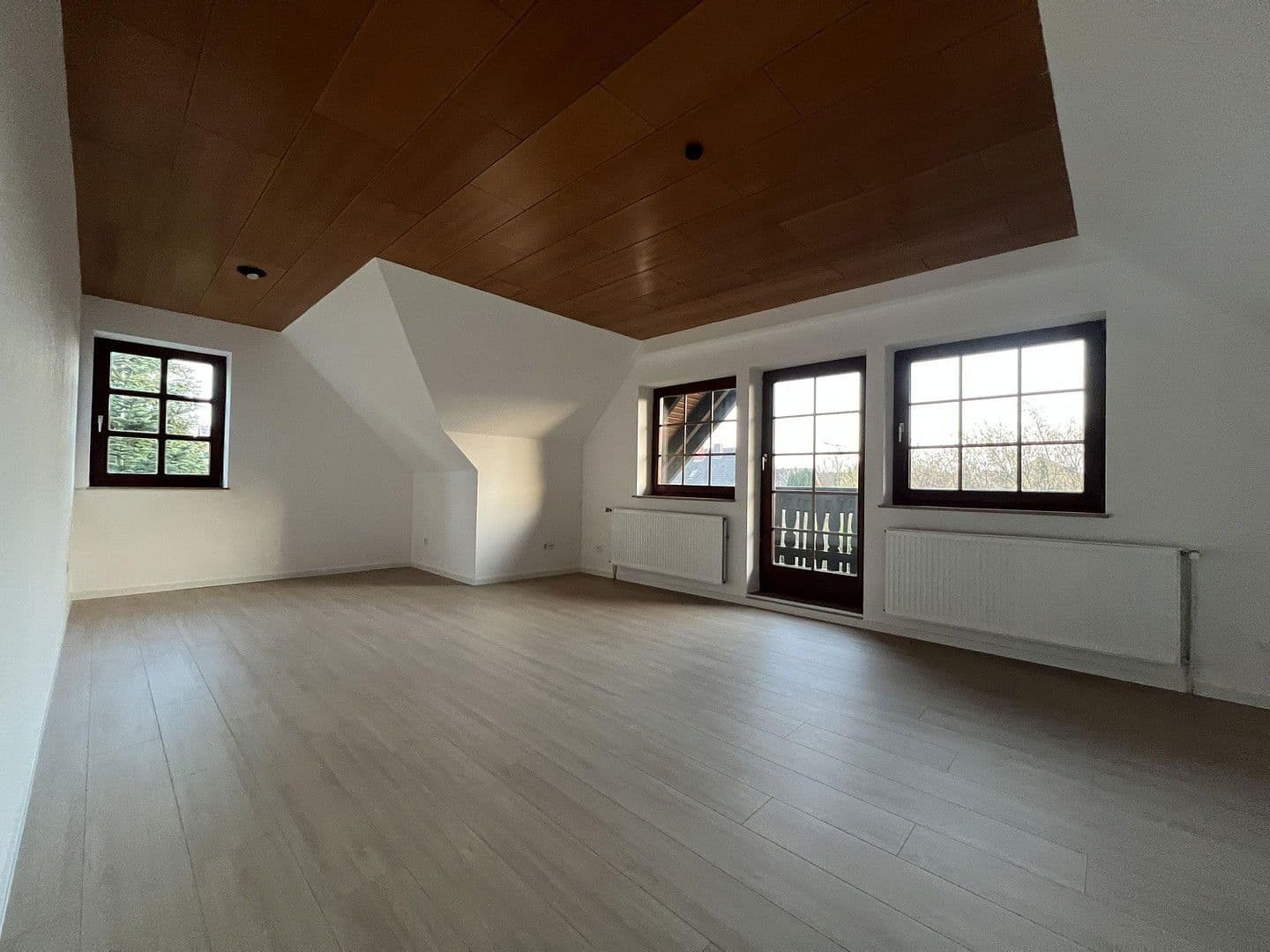 Pronájem bytu 5+1 142 m², Nienburg/Weser, Dolní Sasko Pronájem bytu 5+1 142 m², Nienburg/Weser, Dolní Sasko