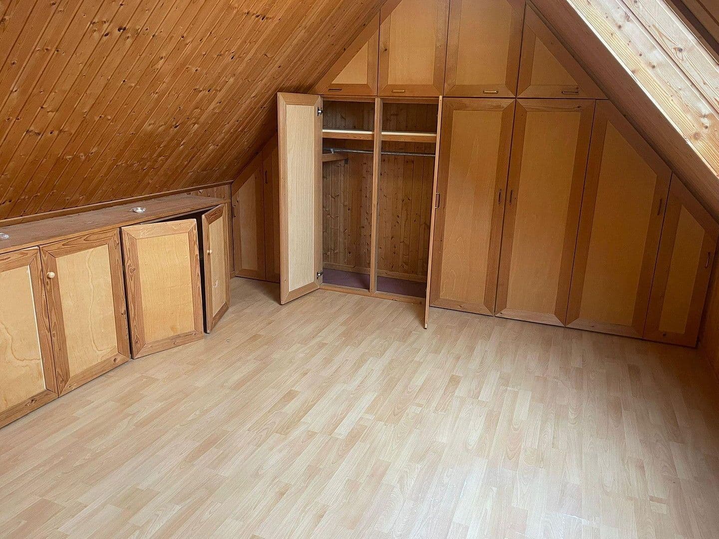 Pronájem bytu 5+1 142 m², Nienburg/Weser, Dolní Sasko Pronájem bytu 5+1 142 m², Nienburg/Weser, Dolní Sasko