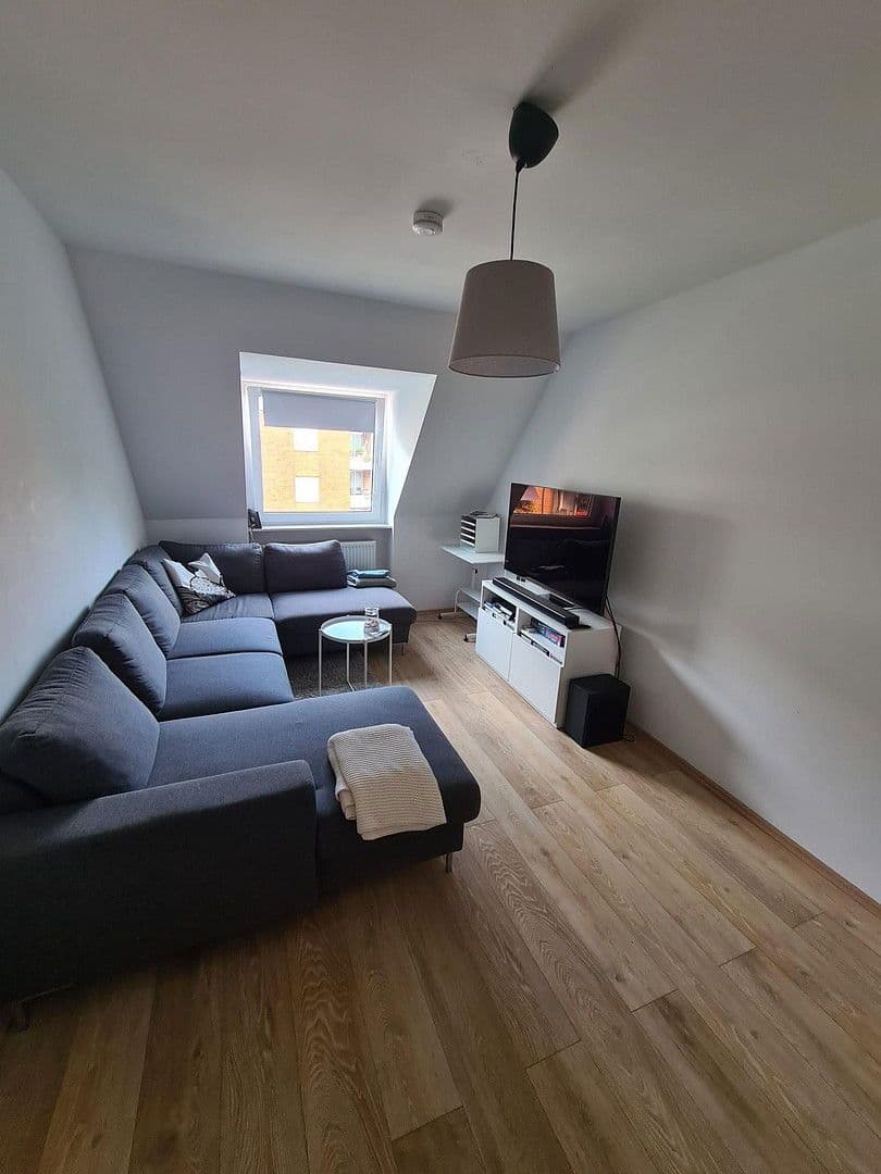 Pronájem bytu 4+1 95 m², Schirmerstr. 11, Düsseldorf, Severní Porýní-Vestfálsko Pronájem bytu 4+1 95 m², Schirmerstr. 11, Düsseldorf, Severní Porýní-Vestfálsko