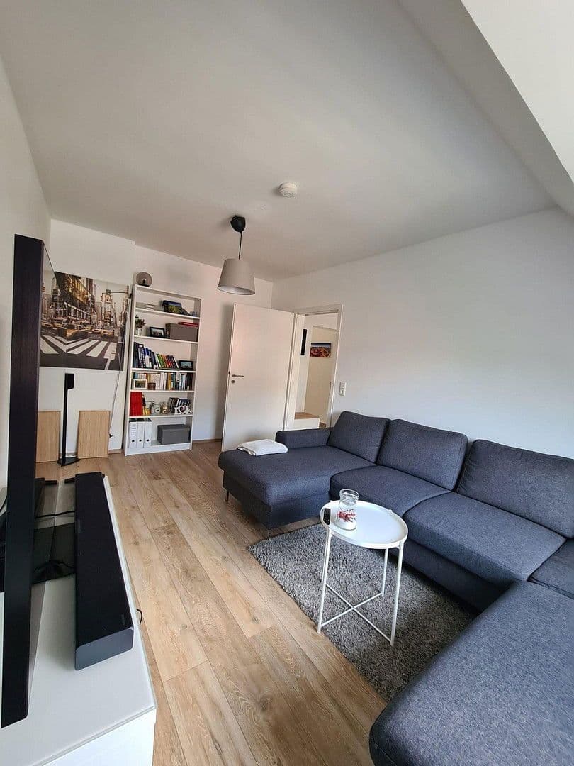 Pronájem bytu 4+1 95 m², Schirmerstr. 11, Düsseldorf, Severní Porýní-Vestfálsko Pronájem bytu 4+1 95 m², Schirmerstr. 11, Düsseldorf, Severní Porýní-Vestfálsko