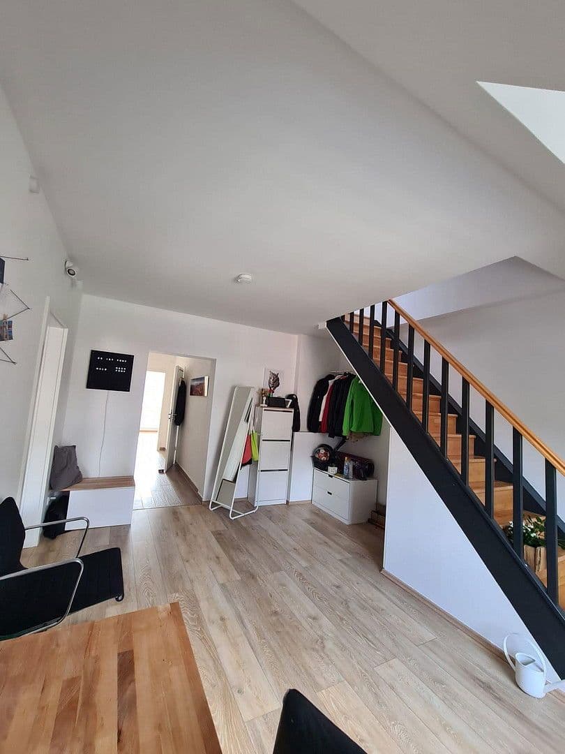 Pronájem bytu 4+1 95 m², Schirmerstr. 11, Düsseldorf, Severní Porýní-Vestfálsko Pronájem bytu 4+1 95 m², Schirmerstr. 11, Düsseldorf, Severní Porýní-Vestfálsko