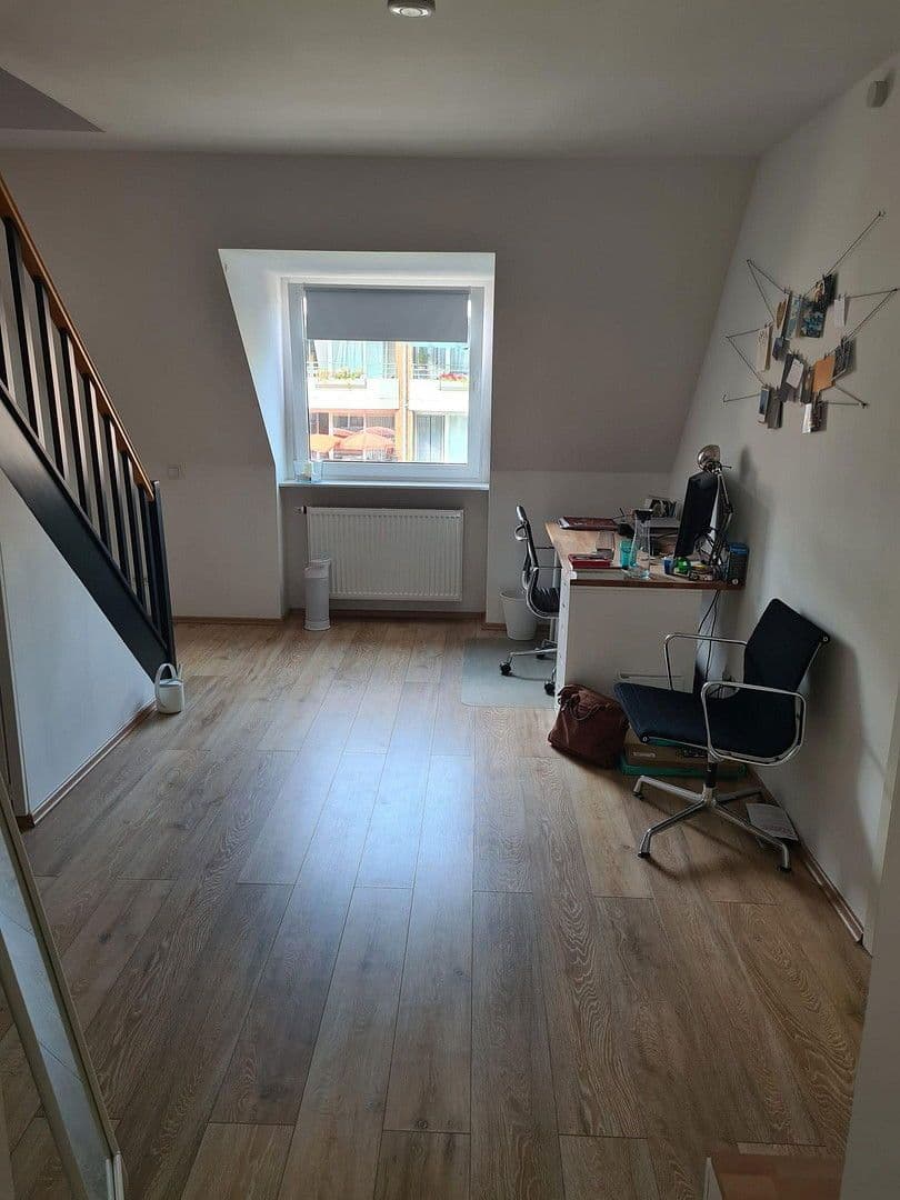 Pronájem bytu 4+1 95 m², Schirmerstr. 11, Düsseldorf, Severní Porýní-Vestfálsko Pronájem bytu 4+1 95 m², Schirmerstr. 11, Düsseldorf, Severní Porýní-Vestfálsko