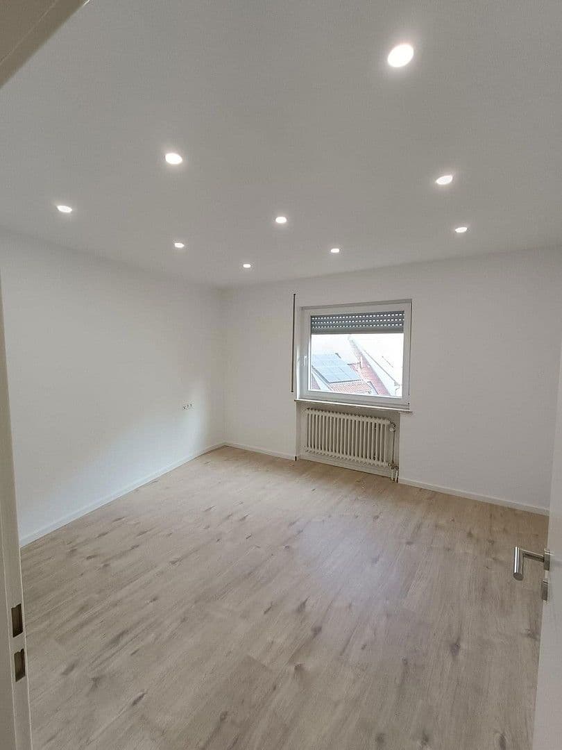 Pronájem bytu 2+1 62 m², Kirchstr. 12, Deizisau, Bádensko-Württembersko Pronájem bytu 2+1 62 m², Kirchstr. 12, Deizisau, Bádensko-Württembersko