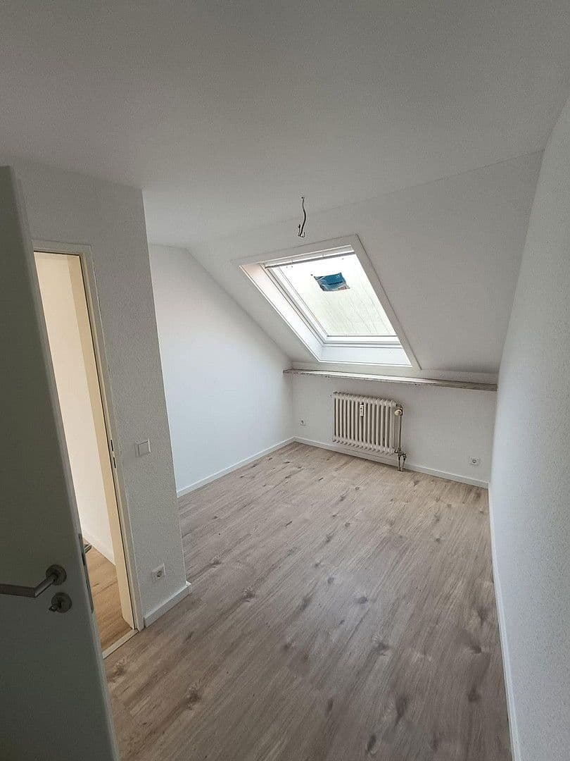 Pronájem bytu 3+1 53 m², Kirchstr. 12, Deizisau, Bádensko-Württembersko Pronájem bytu 3+1 53 m², Kirchstr. 12, Deizisau, Bádensko-Württembersko