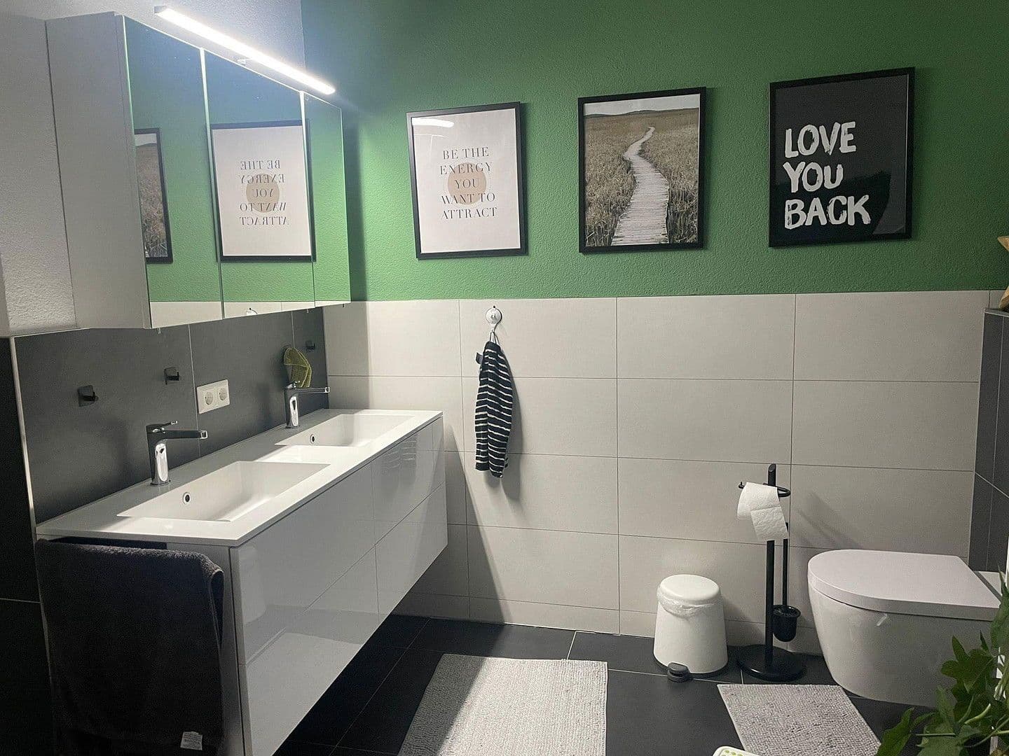 Pronájem domu 135 m², pozemek 250 m², Alte Gärtnerei 24/2, Amstetten, Bádensko-Württembersko Pronájem domu 135 m², pozemek 250 m², Alte Gärtnerei 24/2, Amstetten, Bádensko-Württembersko