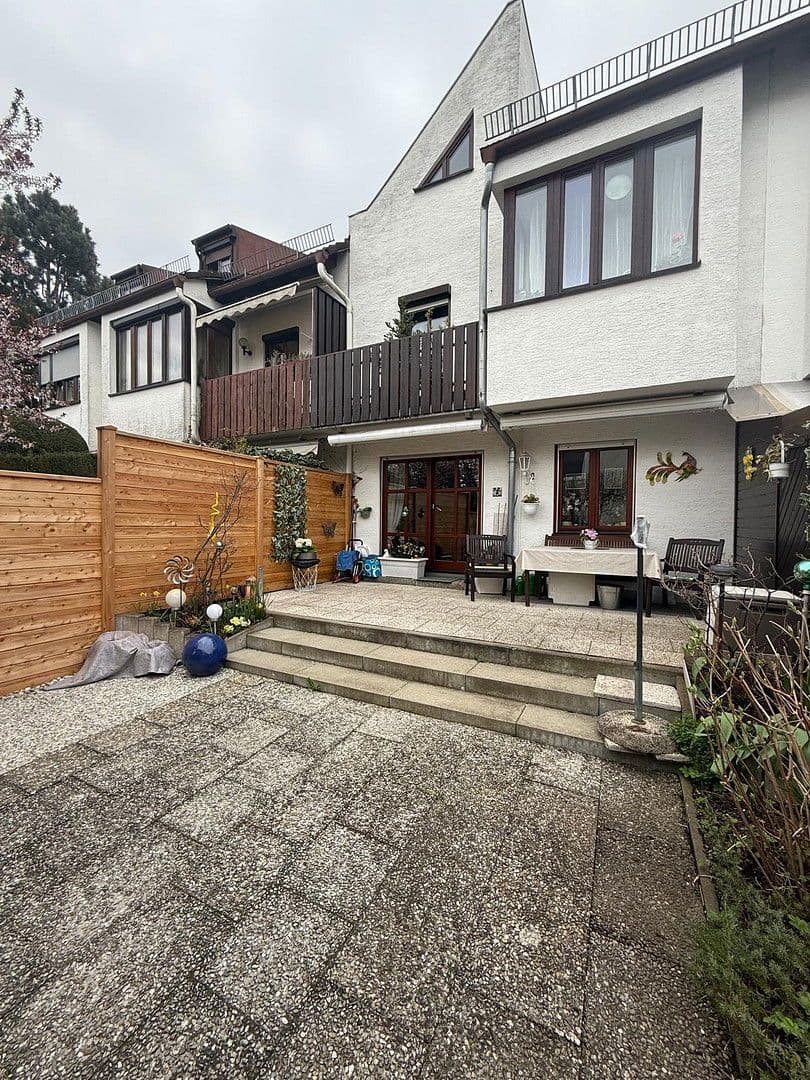 Prodej domu 156 m², pozemek 140 m², München, Bavorsko Prodej domu 156 m², pozemek 140 m², München, Bavorsko