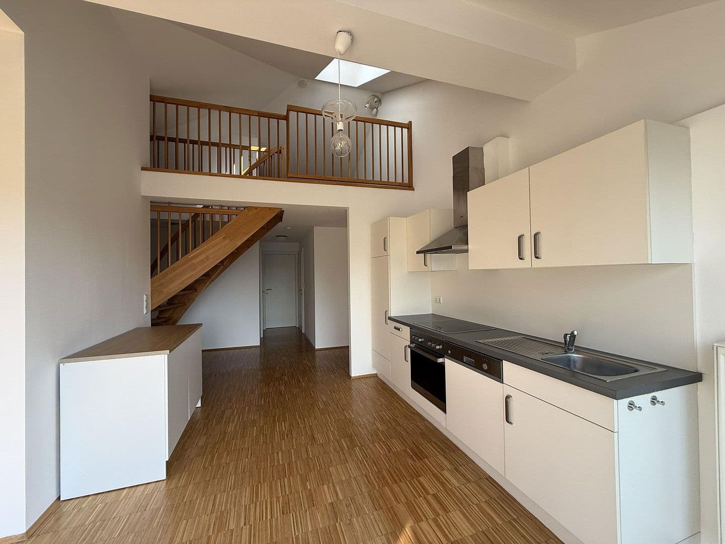 Pronájem bytu 3+1 138 m², Beethovenstraße 24/8, Graz, Štýrsko Pronájem bytu 3+1 138 m², Beethovenstraße 24/8, Graz, Štýrsko