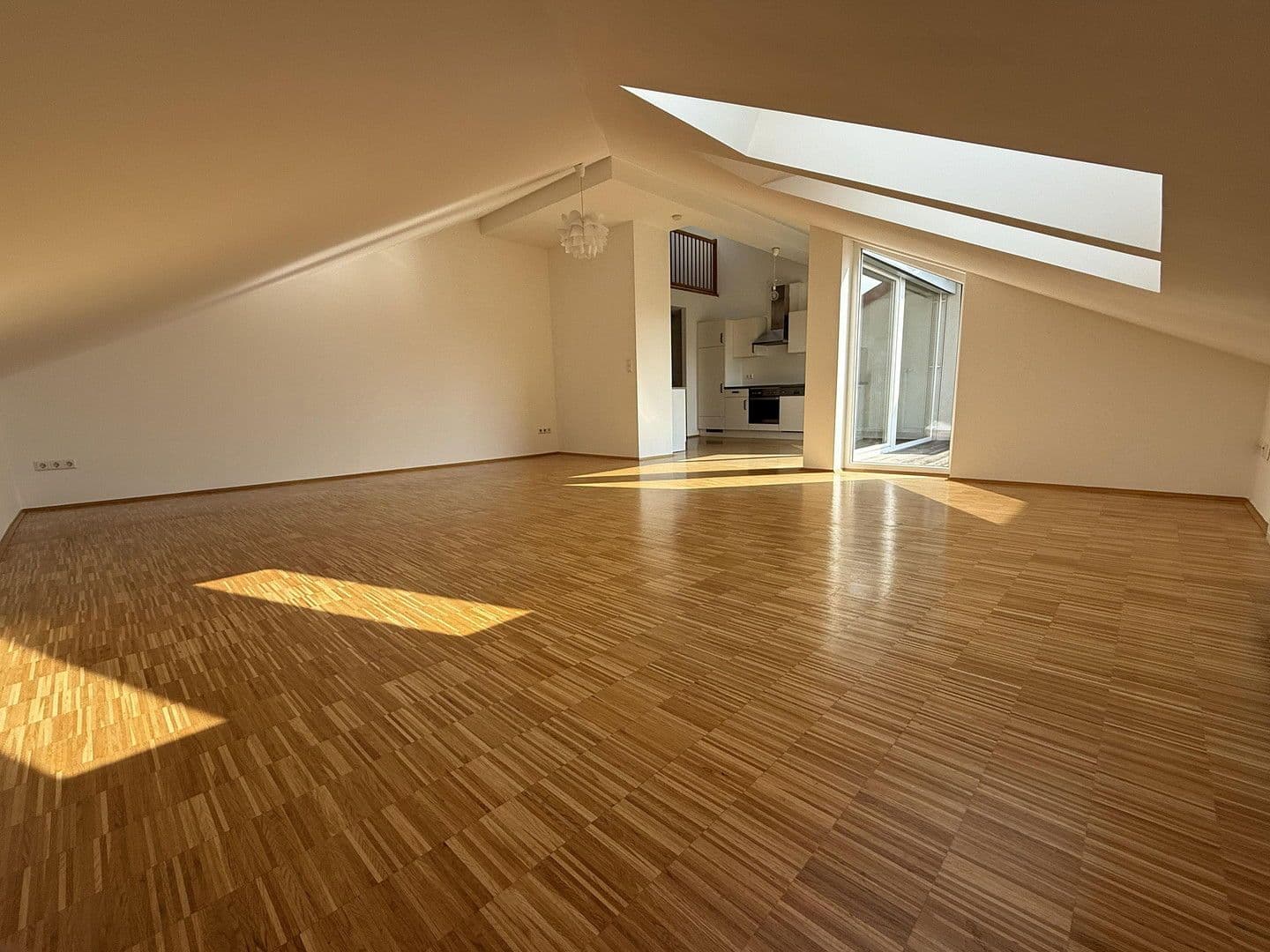 Pronájem bytu 3+1 138 m², Beethovenstraße 24/8, Graz, Štýrsko Pronájem bytu 3+1 138 m², Beethovenstraße 24/8, Graz, Štýrsko