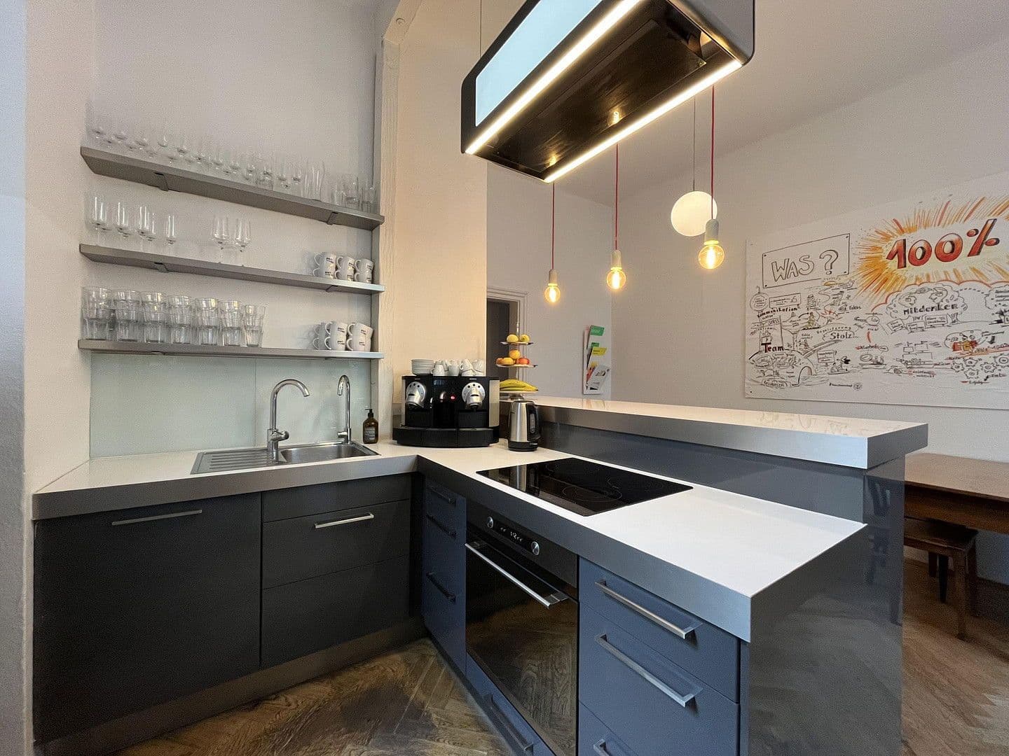 Pronájem kanceláře 19 m², Stuttgart, Bádensko-Württembersko Pronájem kanceláře 19 m², Stuttgart, Bádensko-Württembersko