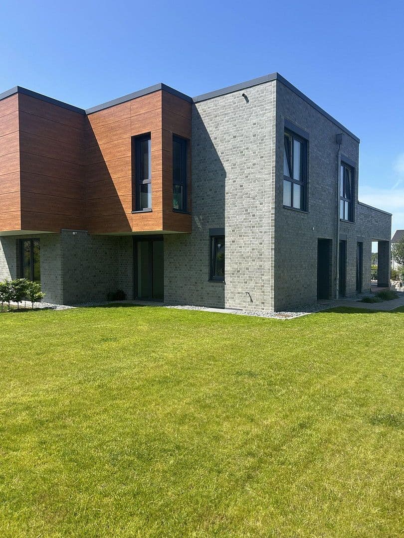 Prodej domu 149 m², pozemek 674 m², Schlehenweg 13a, Kappeln, Šlesvicko-Holštýnsko Prodej domu 149 m², pozemek 674 m², Schlehenweg 13a, Kappeln, Šlesvicko-Holštýnsko
