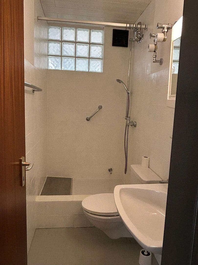 Pronájem bytu 1+1 29 m², Grünewaldstr. 2, Tuttlingen, Bádensko-Württembersko Pronájem bytu 1+1 29 m², Grünewaldstr. 2, Tuttlingen, Bádensko-Württembersko