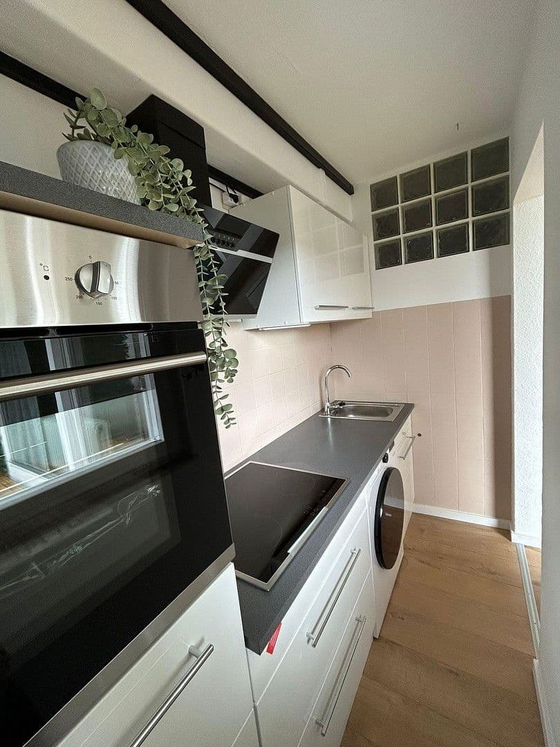 Pronájem bytu 1+1 29 m², Grünewaldstr. 2, Tuttlingen, Bádensko-Württembersko Pronájem bytu 1+1 29 m², Grünewaldstr. 2, Tuttlingen, Bádensko-Württembersko