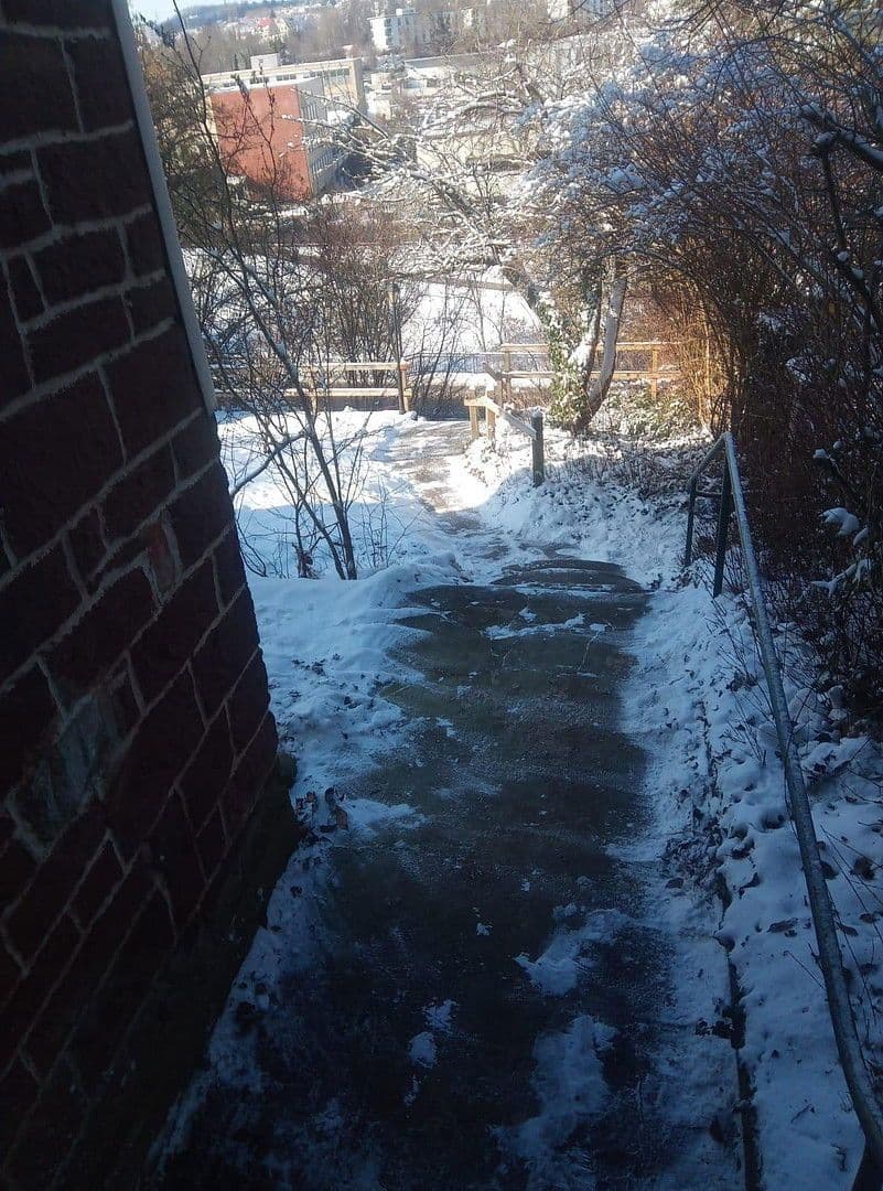 Prodej domu 151 m², pozemek 722 m², Büchenbronner Straße 71, Pforzheim, Bádensko-Württembersko Prodej domu 151 m², pozemek 722 m², Büchenbronner Straße 71, Pforzheim, Bádensko-Württembersko