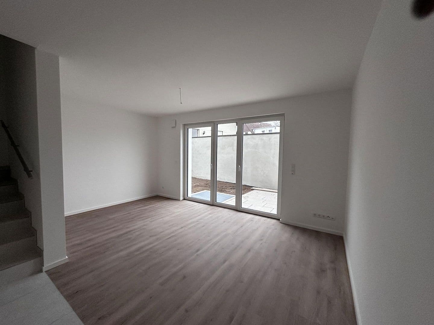 Pronájem domu 127 m², pozemek 160 m², Rennweg 54, Andernach, Porýní-Falc Pronájem domu 127 m², pozemek 160 m², Rennweg 54, Andernach, Porýní-Falc