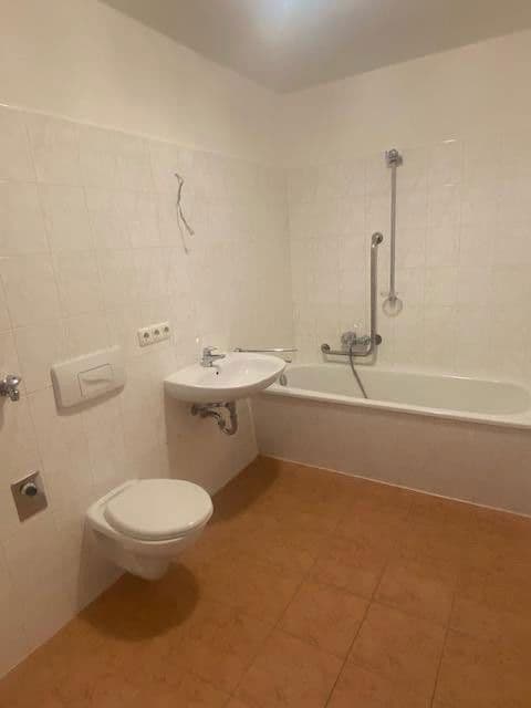 Pronájem bytu 2+1 70 m², Badstraße 5A, Bad Elster, Sasko Pronájem bytu 2+1 70 m², Badstraße 5A, Bad Elster, Sasko