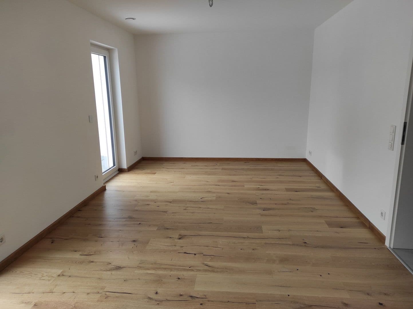 Pronájem domu 130 m², pozemek 200 m², Asamstr. 44a, Ingolstadt, Bavorsko Pronájem domu 130 m², pozemek 200 m², Asamstr. 44a, Ingolstadt, Bavorsko