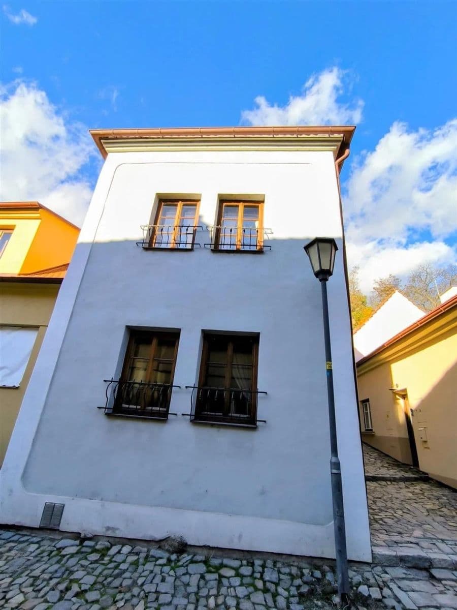 Pronájem bytu 1+kk 27 m², Na Úbočí, Třebíč, Kraj Vysočina Pronájem bytu 1+kk 27 m², Na Úbočí, Třebíč, Kraj Vysočina