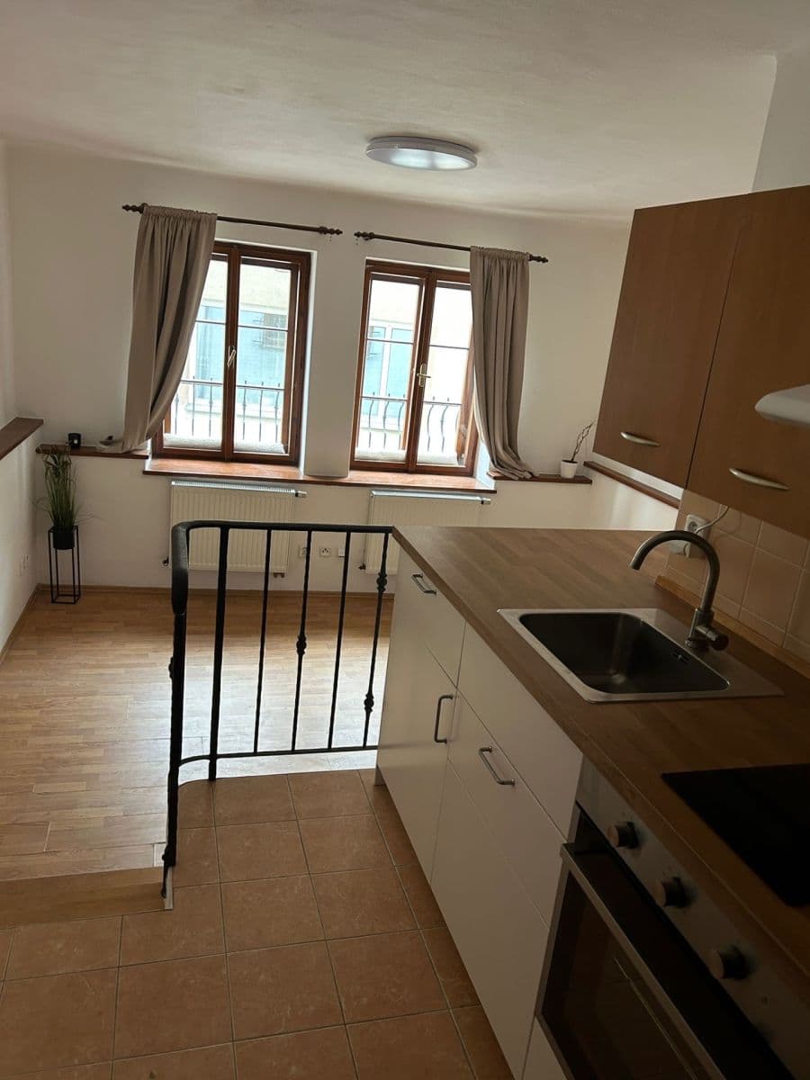 Pronájem bytu 1+kk 27 m², Na Úbočí, Třebíč, Kraj Vysočina Pronájem bytu 1+kk 27 m², Na Úbočí, Třebíč, Kraj Vysočina