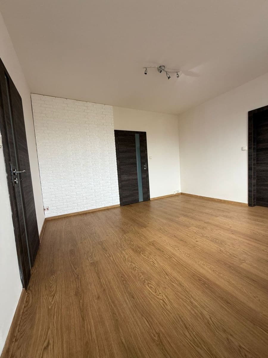 Prodej bytu 2+1 44 m², Sosnová, Třinec, Moravskoslezský kraj Prodej bytu 2+1 44 m², Sosnová, Třinec, Moravskoslezský kraj