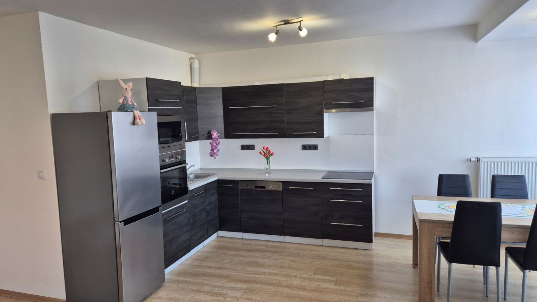 Pronájem bytu 2+kk 60 m², K Meteoru, Hradec Králové, Královéhradecký kraj Pronájem bytu 2+kk 60 m², K Meteoru, Hradec Králové, Královéhradecký kraj