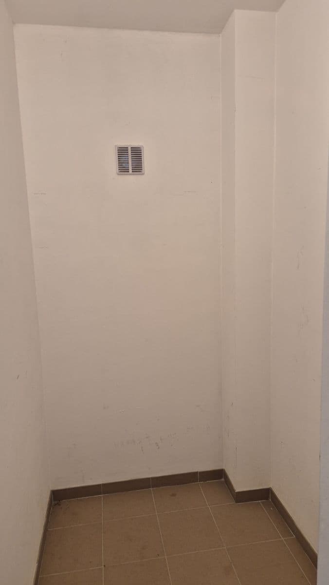 Pronájem bytu 2+kk 60 m², K Meteoru, Hradec Králové, Královéhradecký kraj Pronájem bytu 2+kk 60 m², K Meteoru, Hradec Králové, Královéhradecký kraj