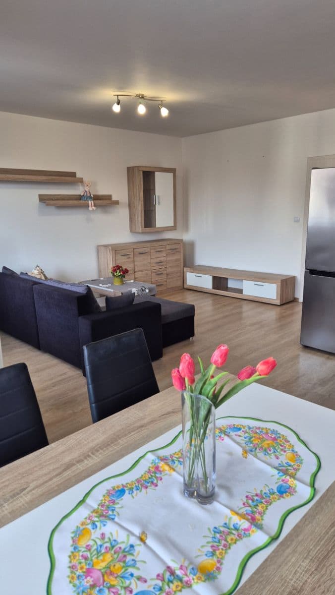 Pronájem bytu 2+kk 60 m², K Meteoru, Hradec Králové, Královéhradecký kraj Pronájem bytu 2+kk 60 m², K Meteoru, Hradec Králové, Královéhradecký kraj