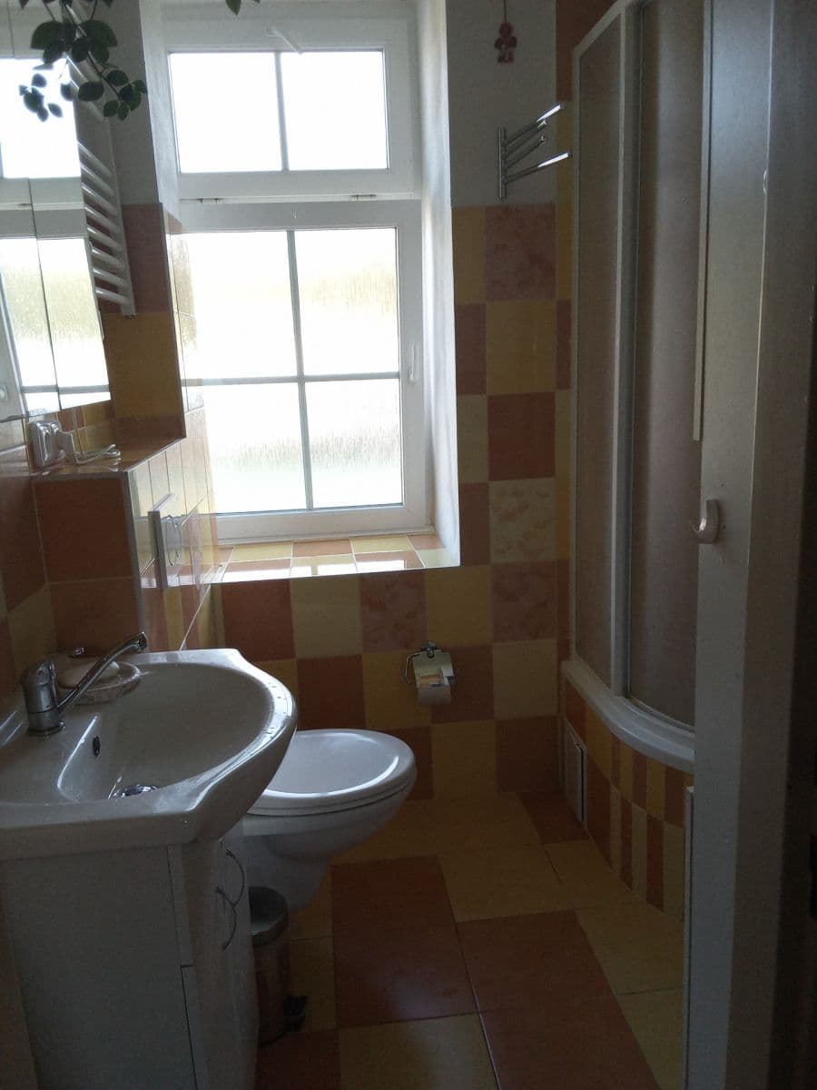 Prodej bytu 2+1 65 m², 9. května, Lužná, Středočeský kraj Prodej bytu 2+1 65 m², 9. května, Lužná, Středočeský kraj